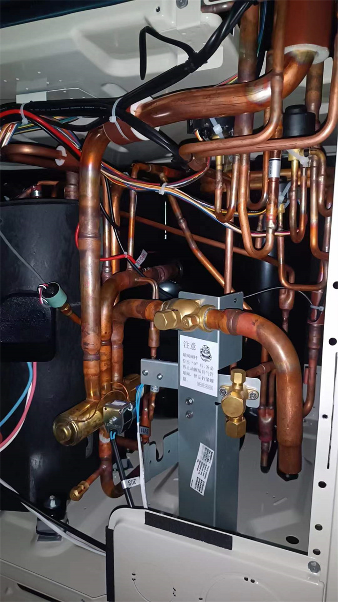 采用涡旋式压缩机的空调器移机时需要注意哪些事项？