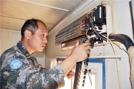 海尔壁挂空调显示8什么意海尔空调上显示8是什么意